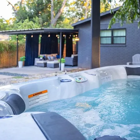 Das Green Dor - Sleeps 9 Hot Tub & Fire Pit